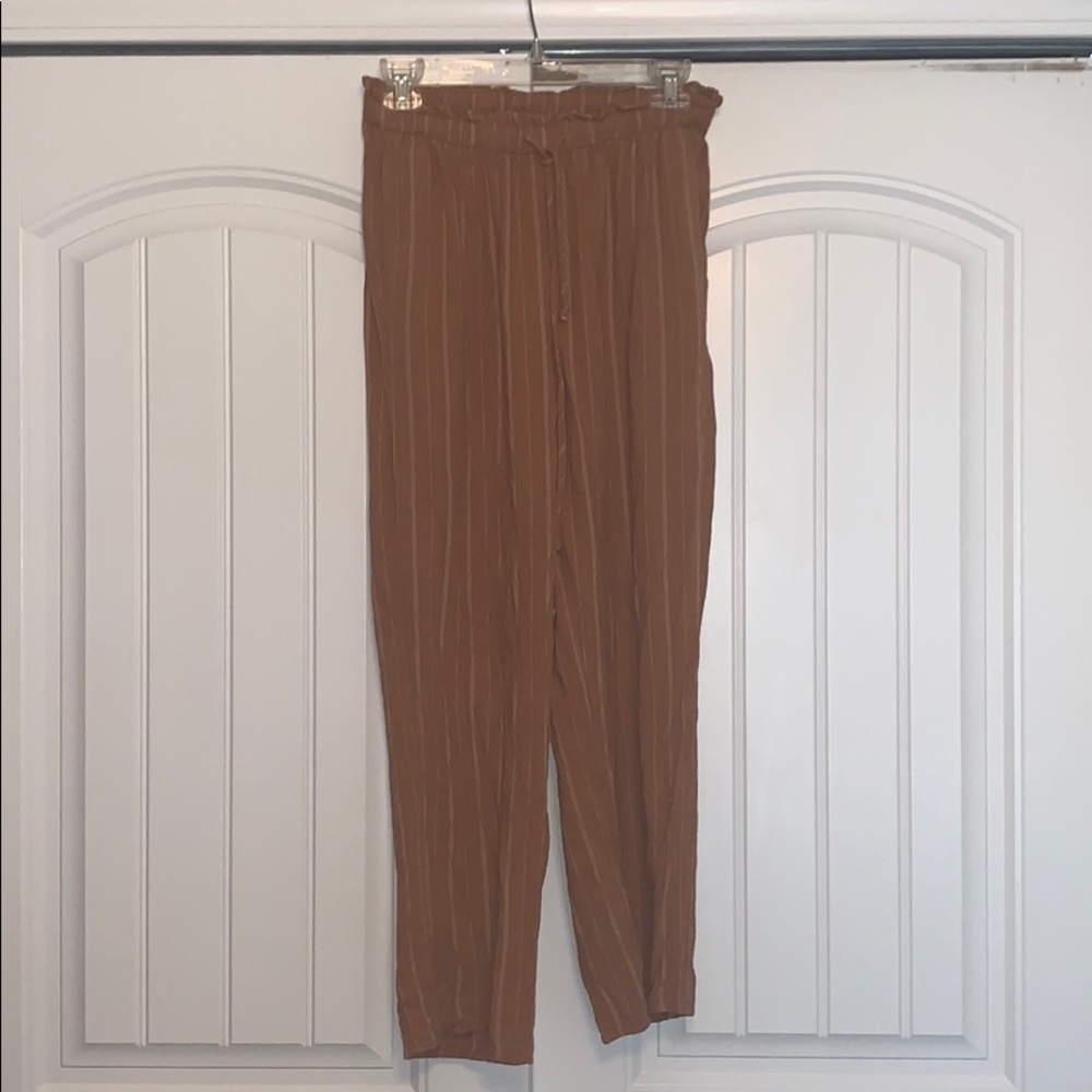 mustard american eagle pants